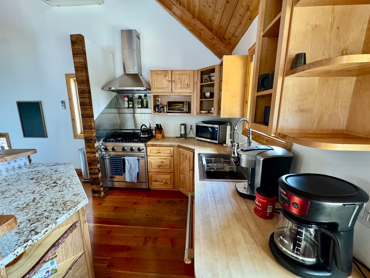 Professional gas range and coffee station